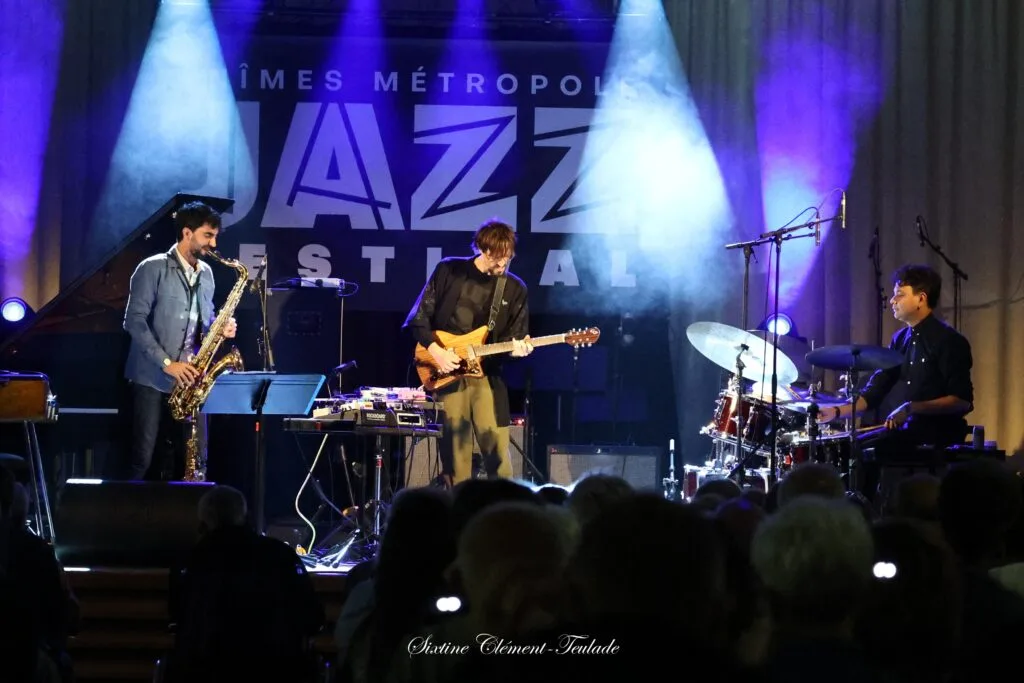 Photo du trio Brume en concert au Nîmes métropole jazz festival . Crédits : Sixtine Clément-Teulade